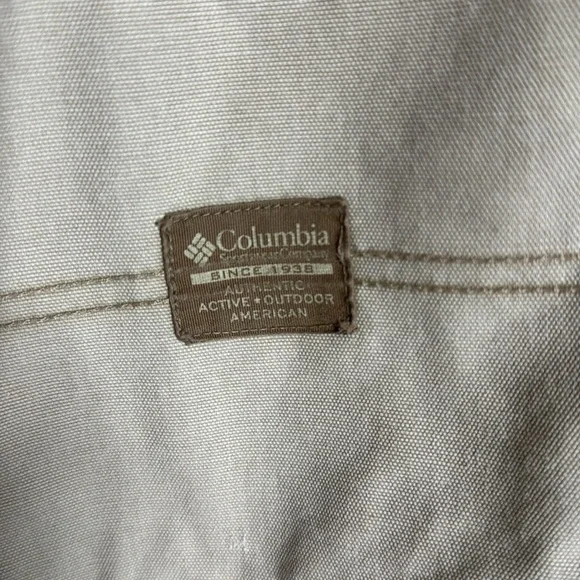 Columbia Hiking Cargo Carpenter Active Khaki Shorts Size 38 - Picture 6 of 8